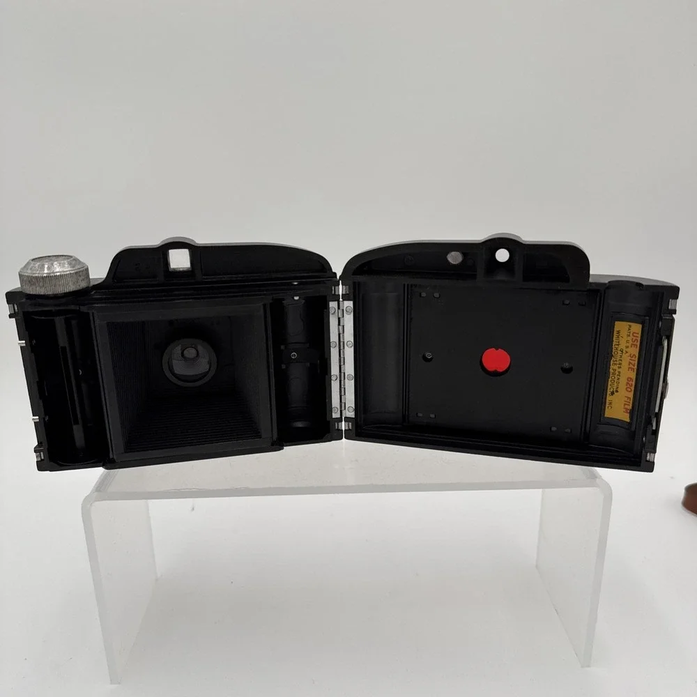 Vintage Beacon Two Twenty Five 225 Camera – 620 Film – 1950s Art Deco USA w/Case